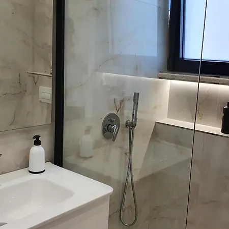 Aliko's Peaceful House, Close To Bus Terminal Prázdninový dům