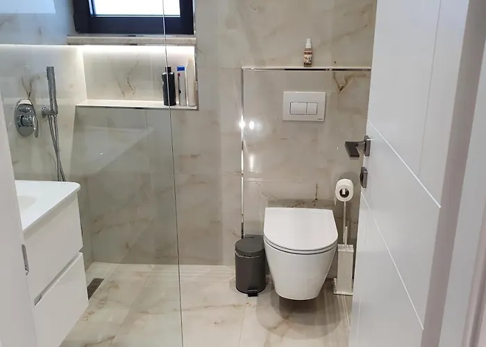 Aliko's Peaceful House, Close To Bus Terminal تيرانا