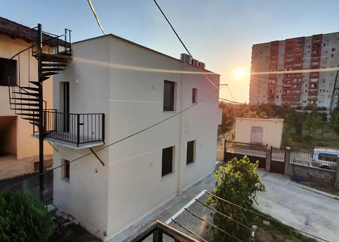 Aliko's Peaceful House, Close To Bus Terminal *